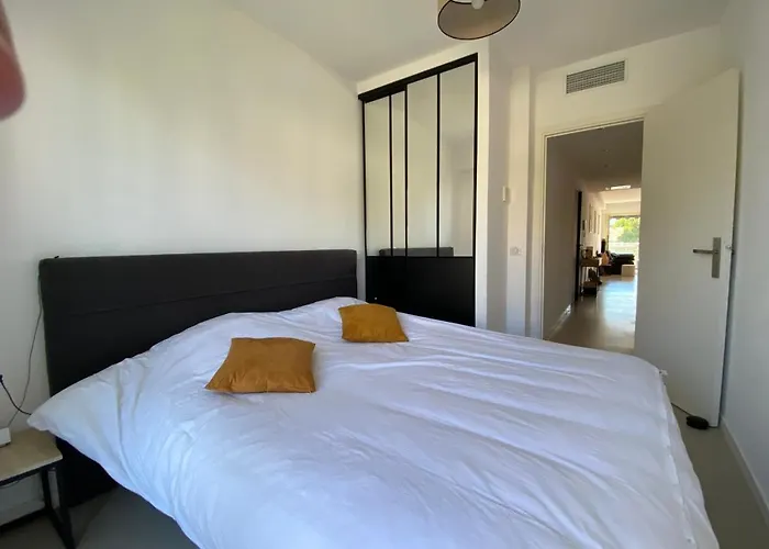 Exceptional Center Sea View And Swimming Pool Live In Parc Bruyere